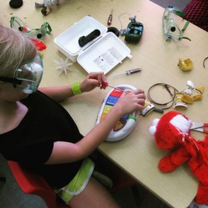 tinkering, education, programs